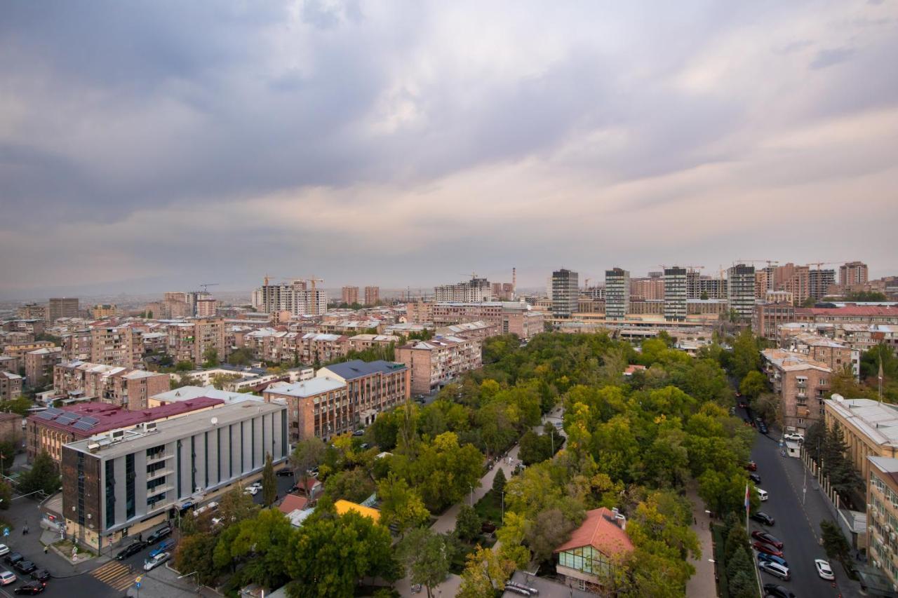 Hotelise L Bird Eye Apartment เยเรวาน ภายนอก รูปภาพ